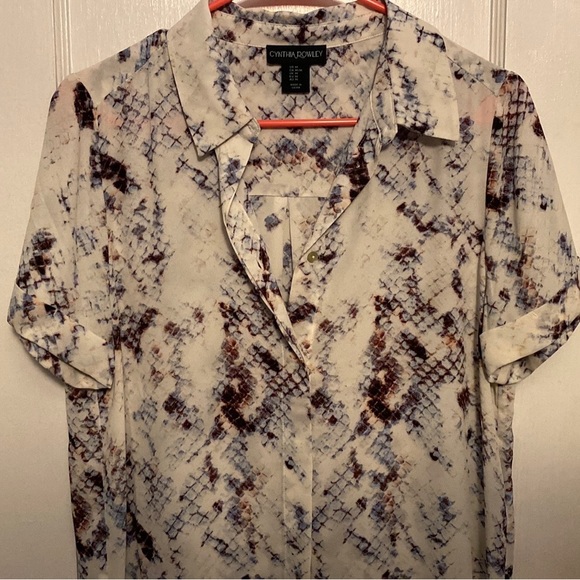 Snake-print Button down - Picture 2 of 6